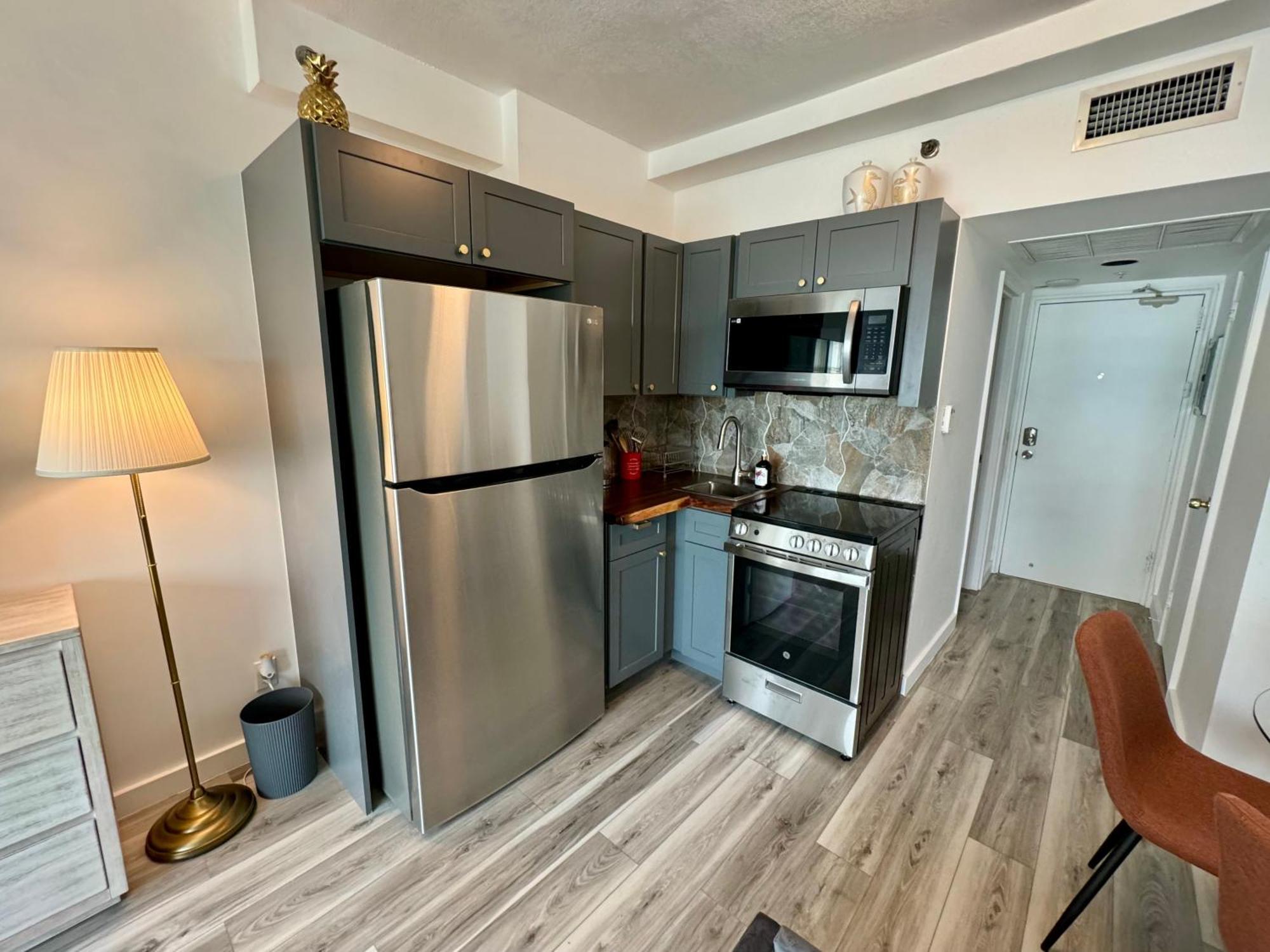 Directly On The Beach With Pool & Parking Miami Beach Exterior photo