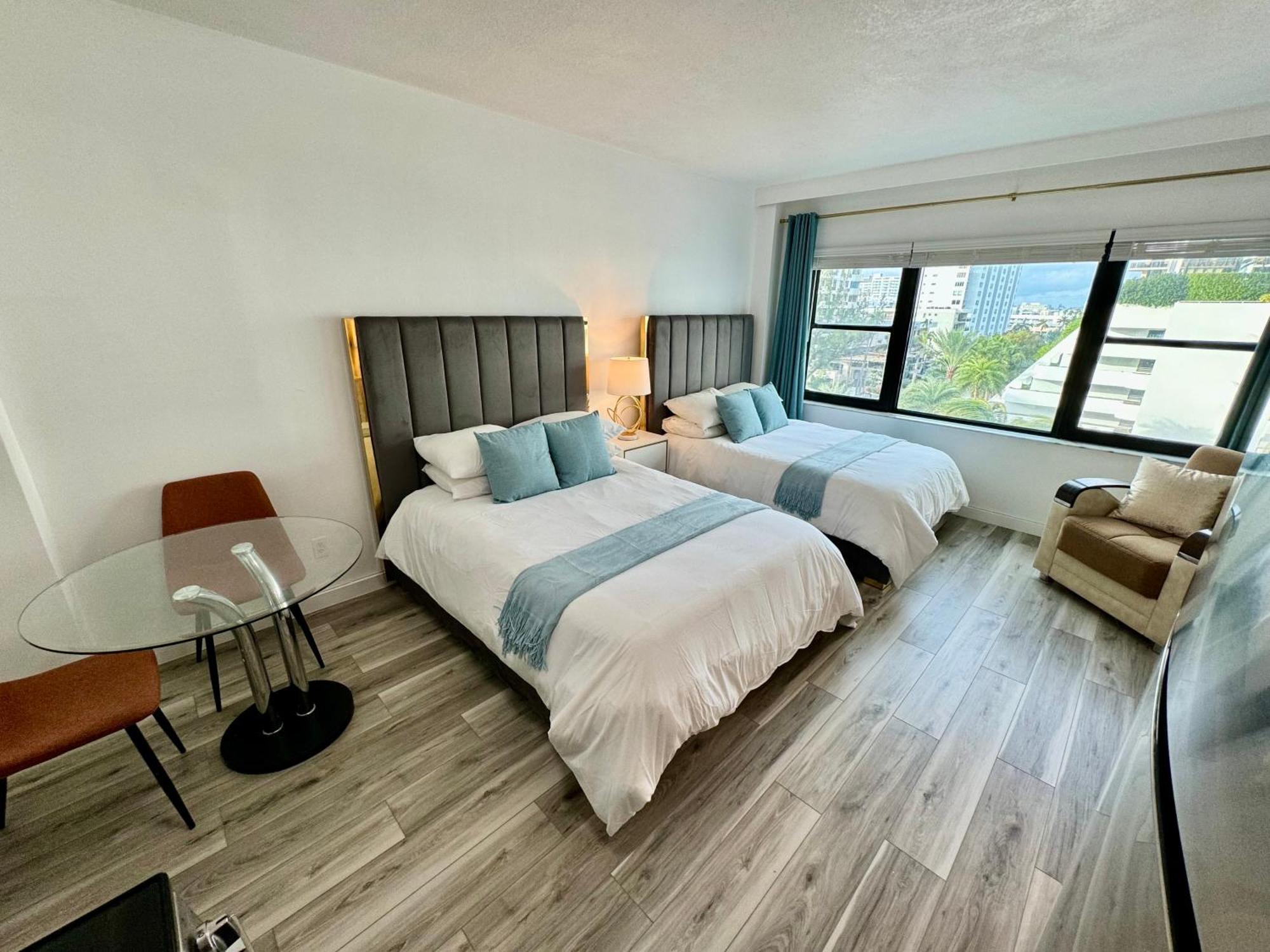Directly On The Beach With Pool & Parking Miami Beach Exterior photo