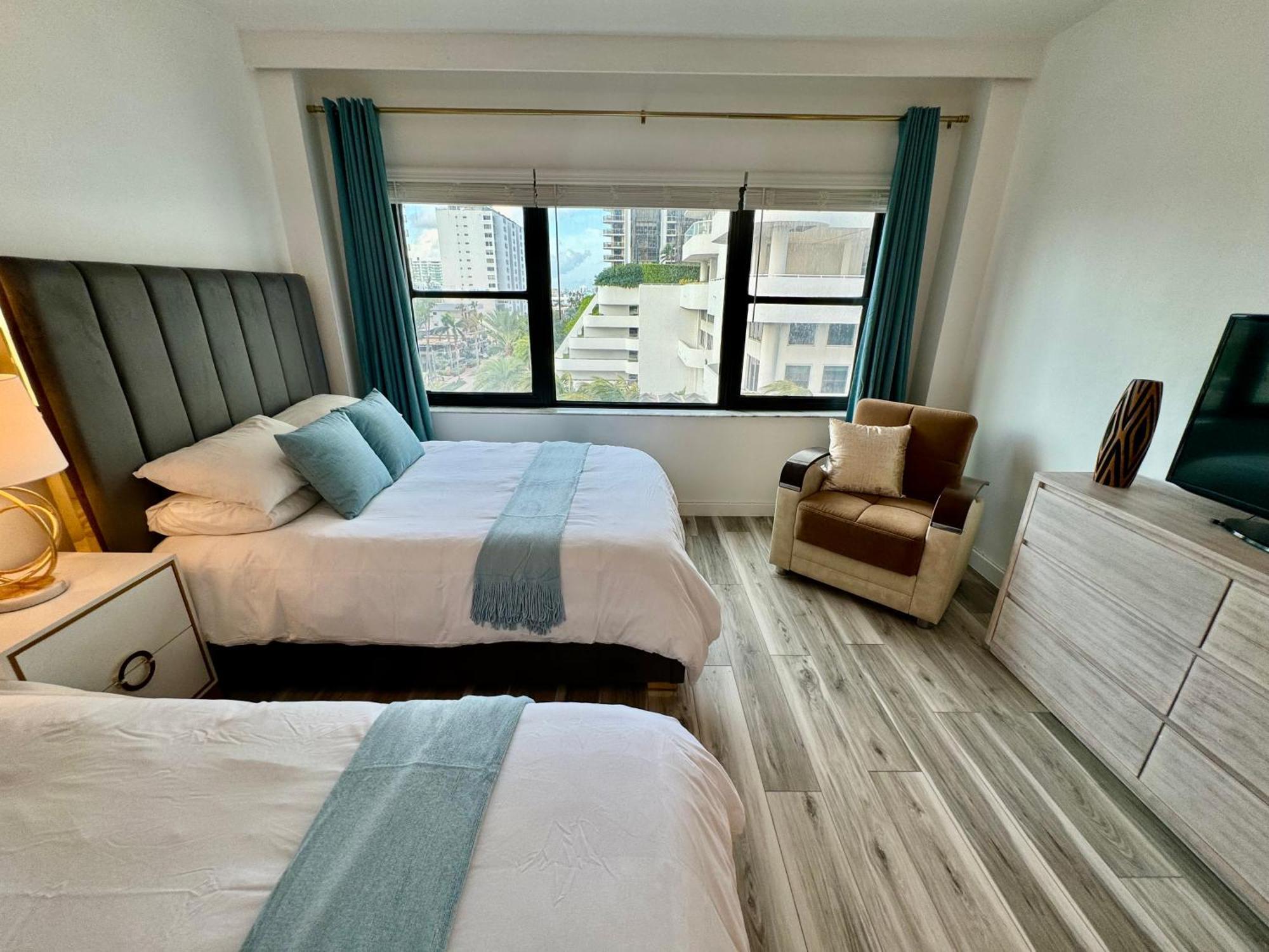 Directly On The Beach With Pool & Parking Miami Beach Exterior photo